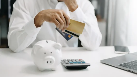 Банк продал долг коллекторам: что делать?