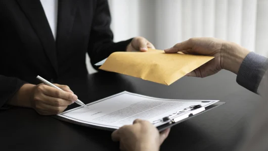 Правовые последствия: как действовать, если кредит передали коллекторам