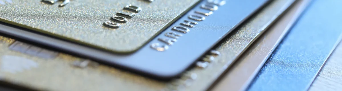 Видят ли приставы дебетовую или виртуальную карту
