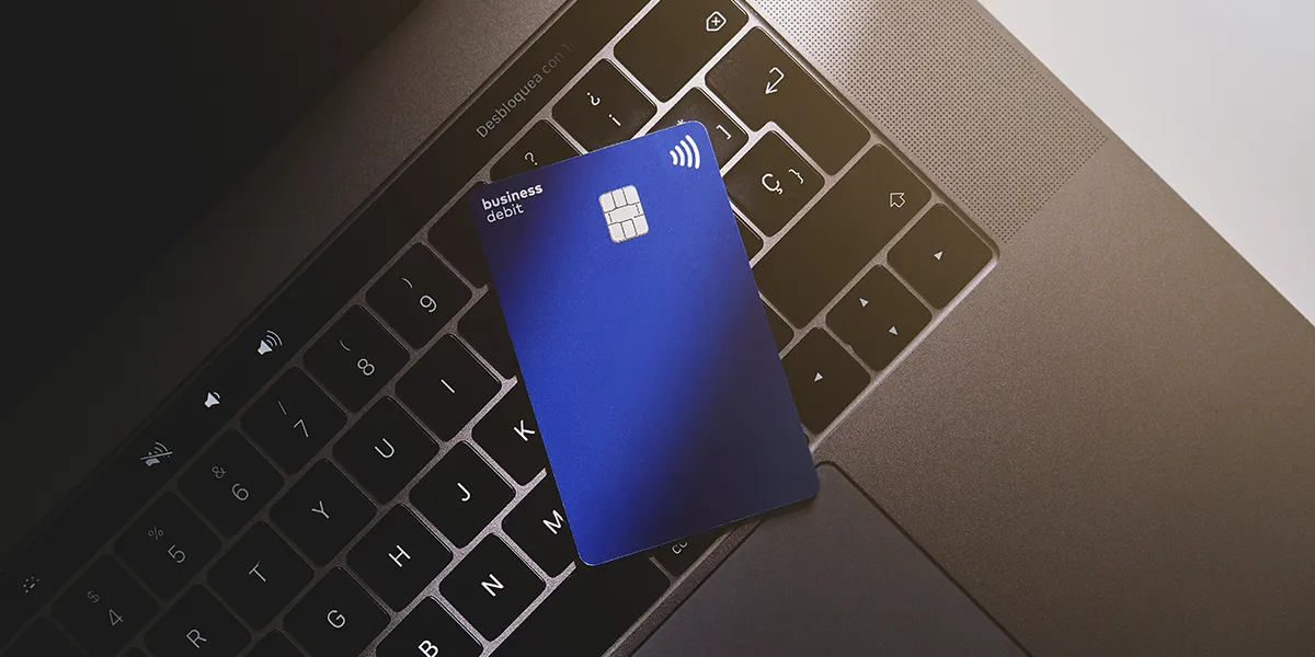 блокируют ли карту озон приставы