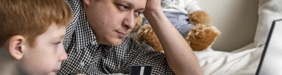 Блокируют ли приставы детские карты?