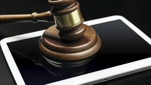 Видят ли приставы карту Юмани и могут ли ее арестовать