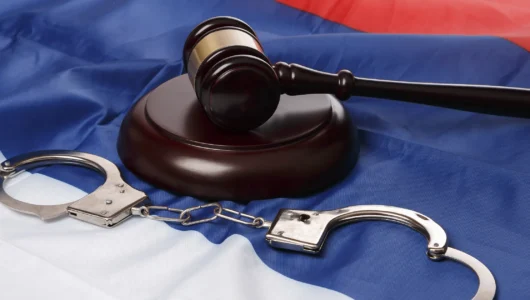 Арест имущества должника судебными приставами: что это значит и как снять