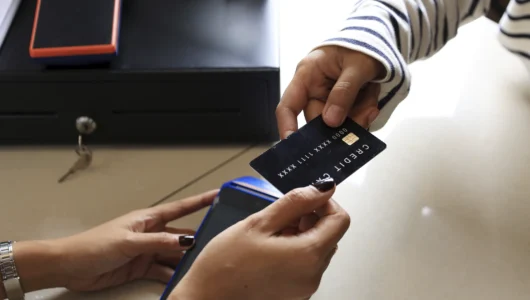 Как разблокировать карту, заблокированную судебными приставами