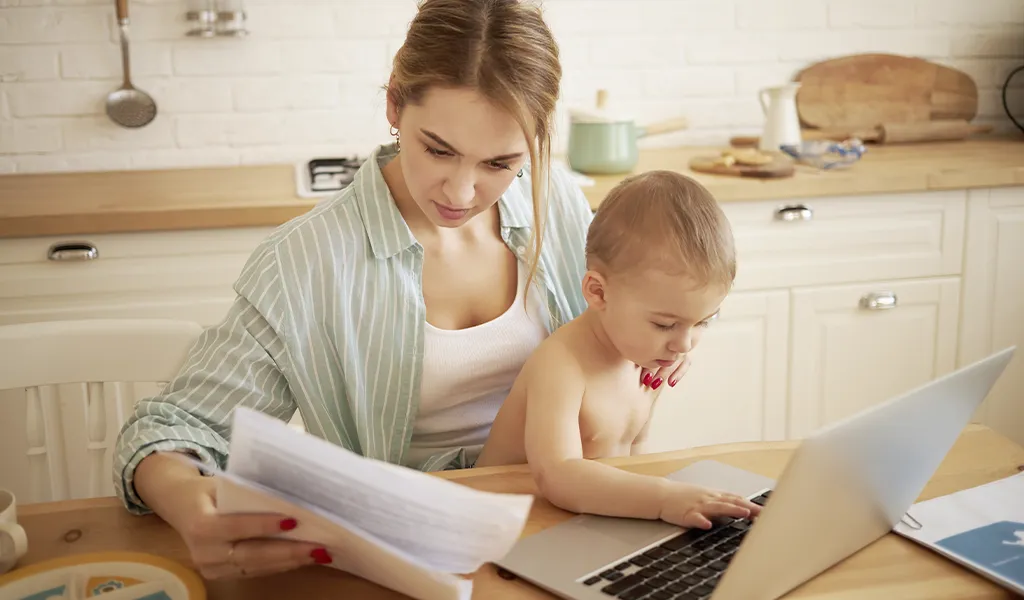 Документы для мам в декрете и семей с детьми